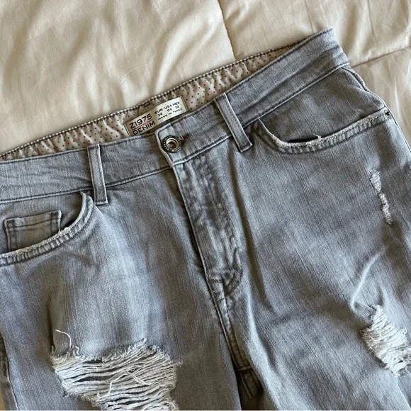 Grey Ripped Jeans - Picture 4 of 5